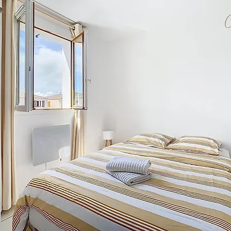 Maison Bord De En Résidence Avec Piscine